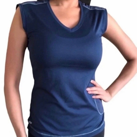 ALO Yoga Tops - ALO Yoga Coolfit pocket muscle tank - womens size small